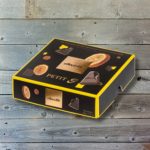 Étcsokoládá lapocskák karamell és yuzu töltelékkel chocoMe 50g